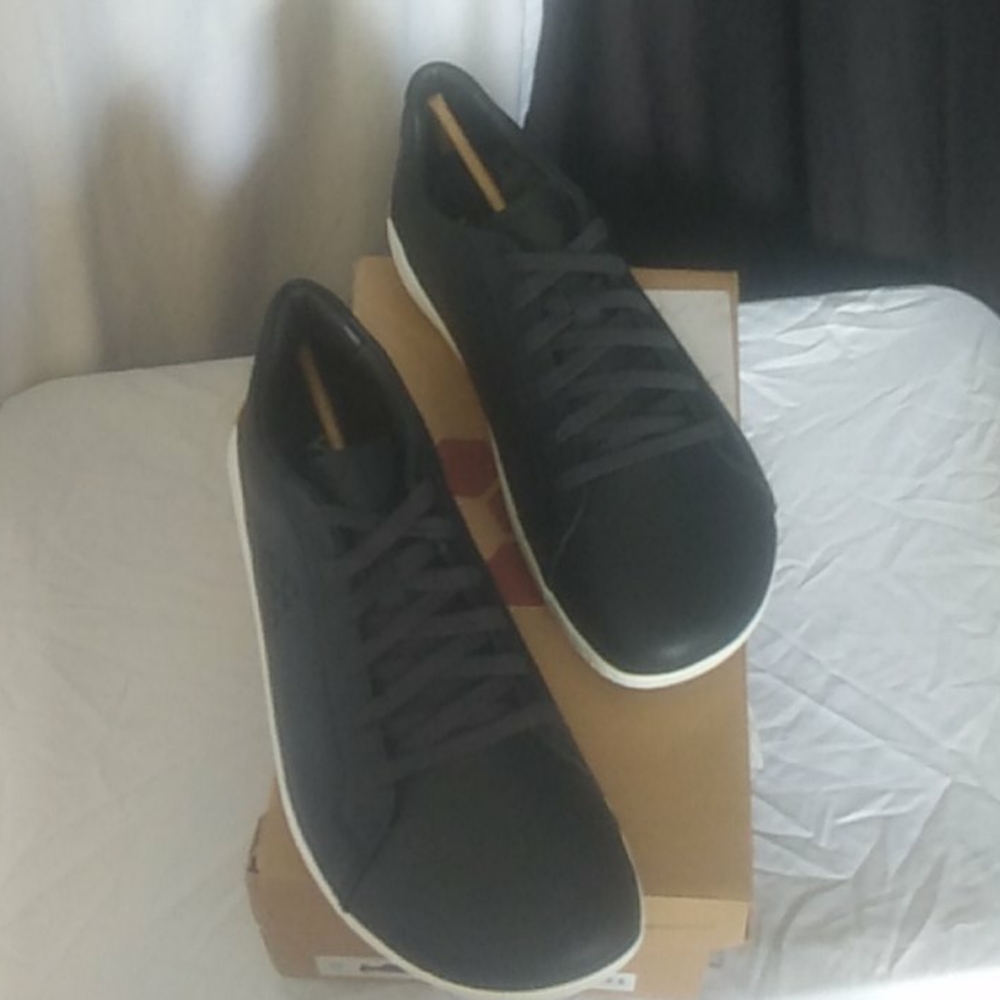 Vivo barefoot men's court shoes